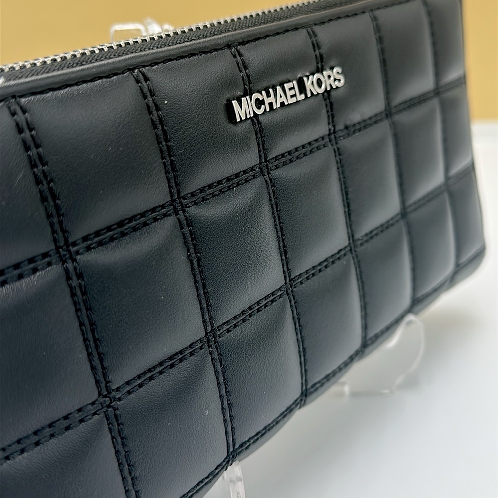 MICHAEL KORS Continental Wristlet Phone Case Wallet Black 
NWT - Picture 4 of 13